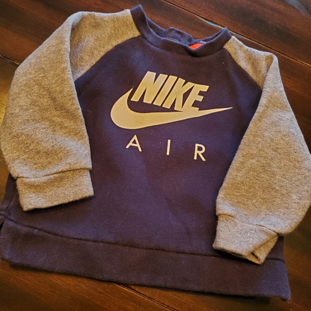 NIke sweatshirt